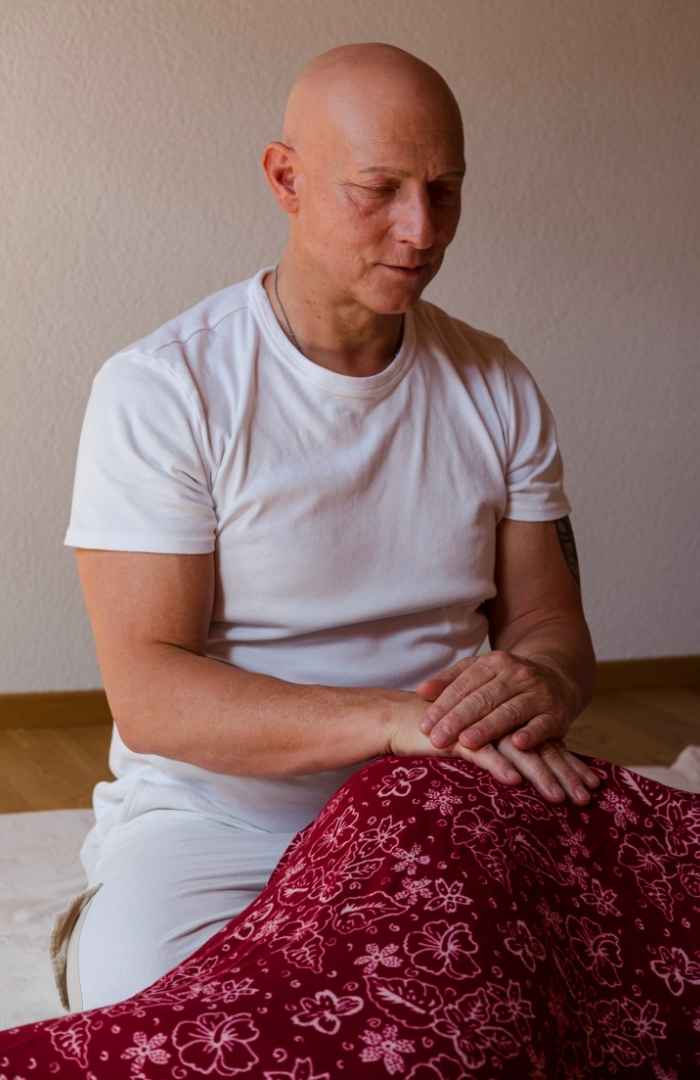 Childhood Position bei einer Kashmiri Tantra Massage